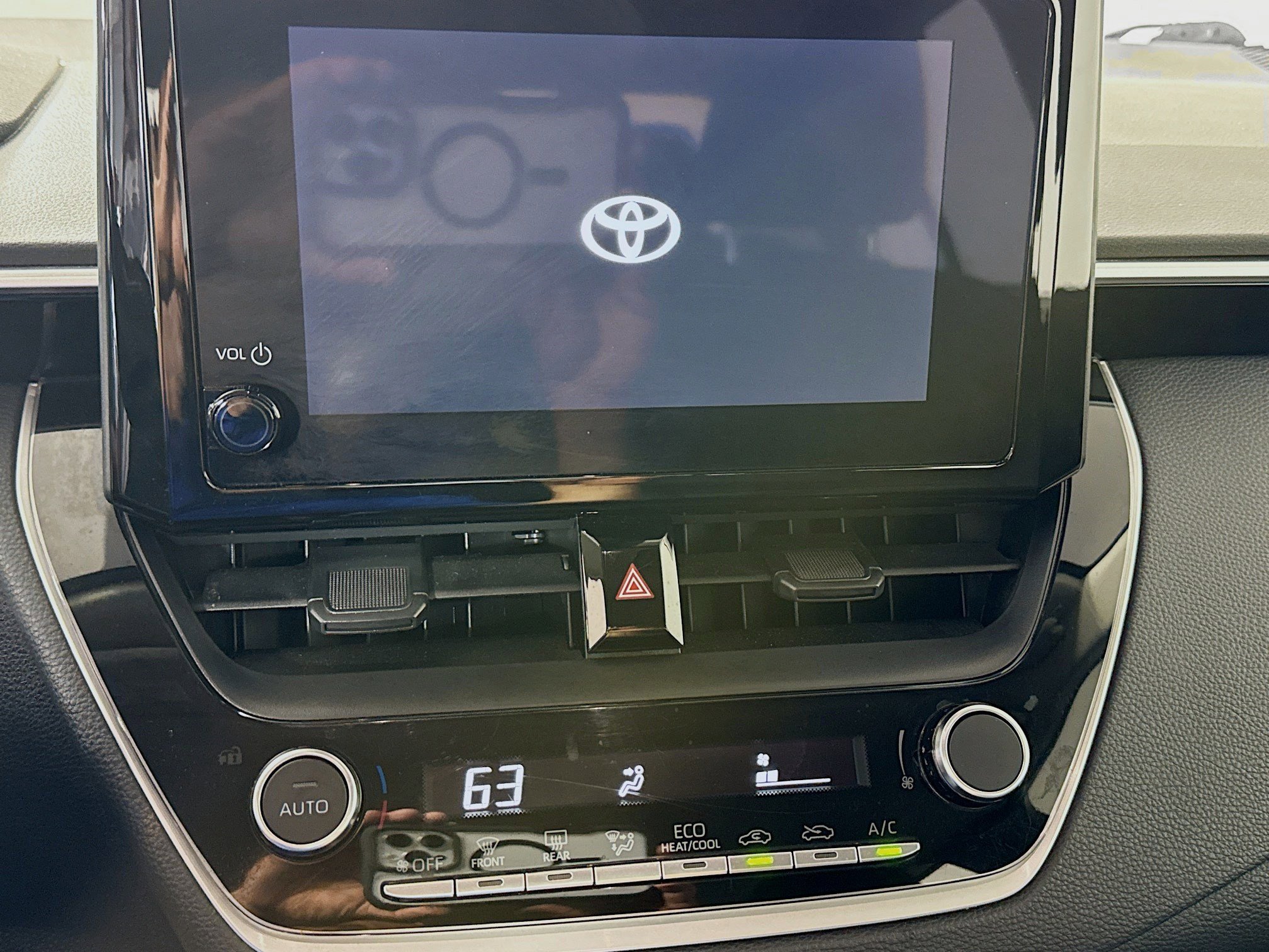 Used 2024 Toyota Corolla LE FWD image 18