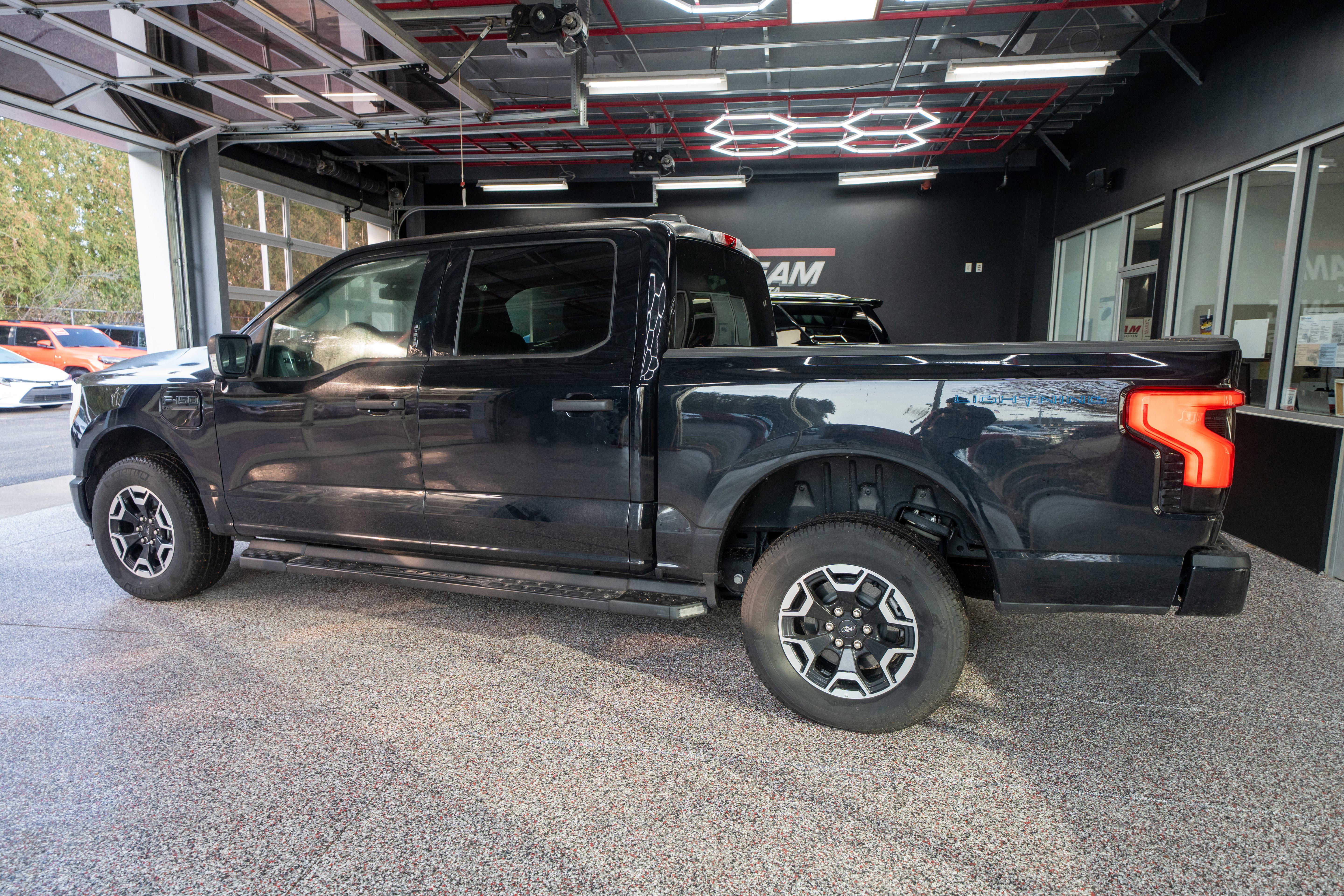 Used 2023 Ford F150 Lightning XLT image 2