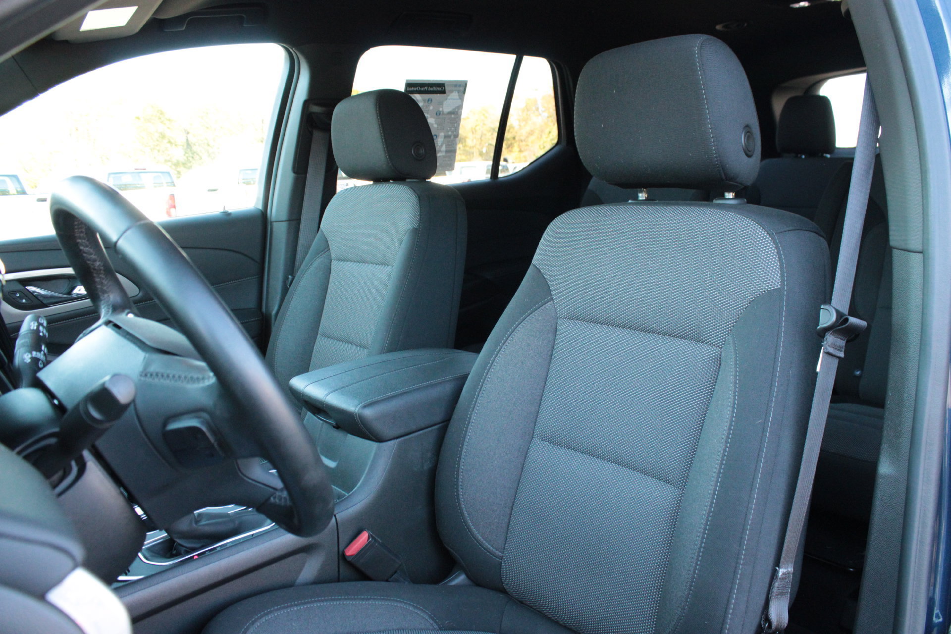 Used 2023 Chevrolet Traverse LT FWD image 14