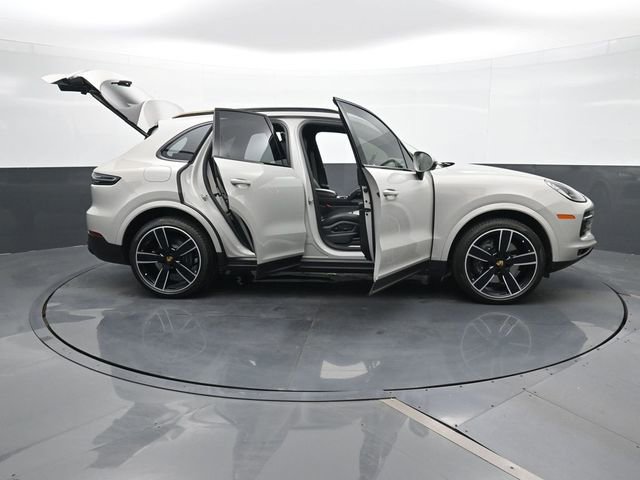 Certified 2023 Porsche Cayenne AWD/4WD image 33