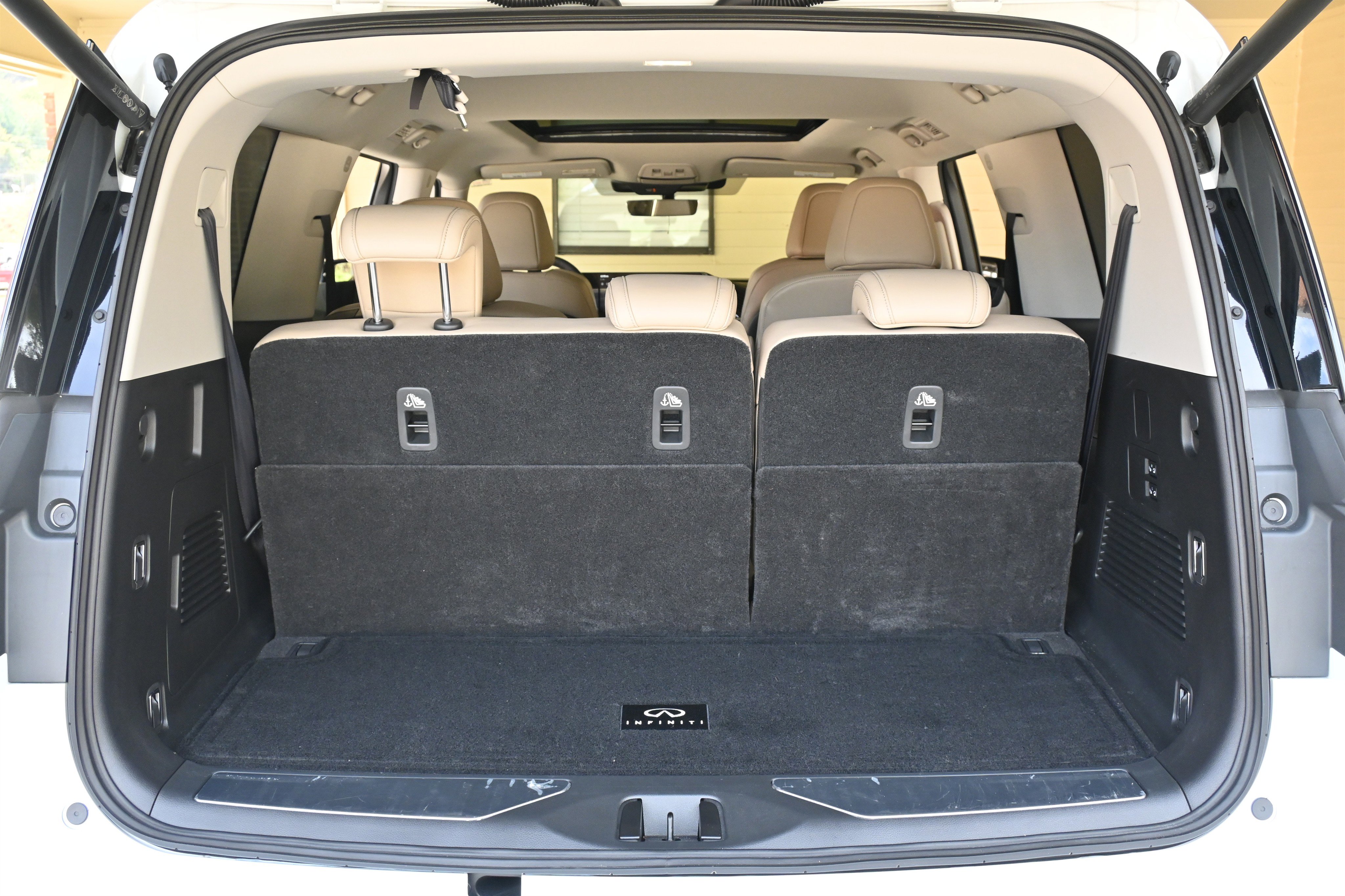 Used 2025 INFINITI QX80 Pure w/ Cargo Package image 20