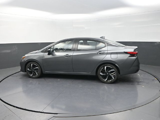 Used 2024 Nissan Versa SR FWD image 4