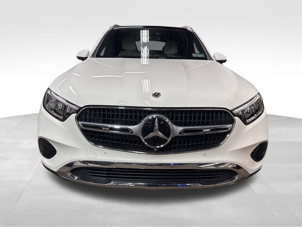 Used 2025 Mercedes-Benz GLC 350e image 8