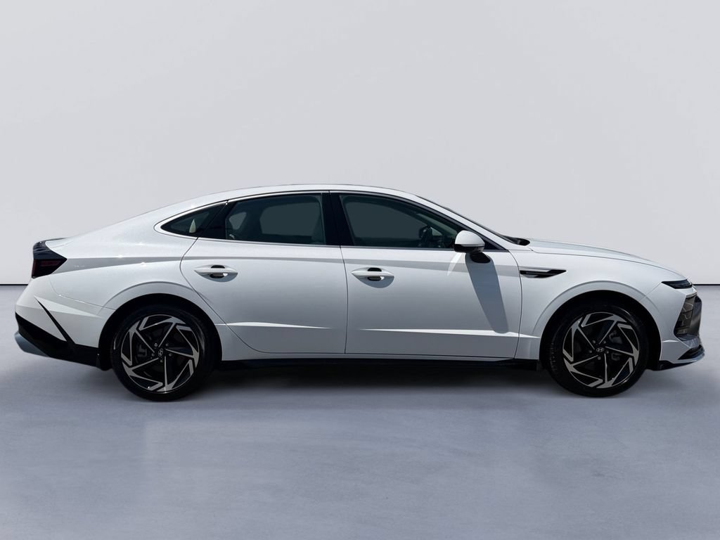 Certified 2025 Hyundai Sonata SEL FWD image 2