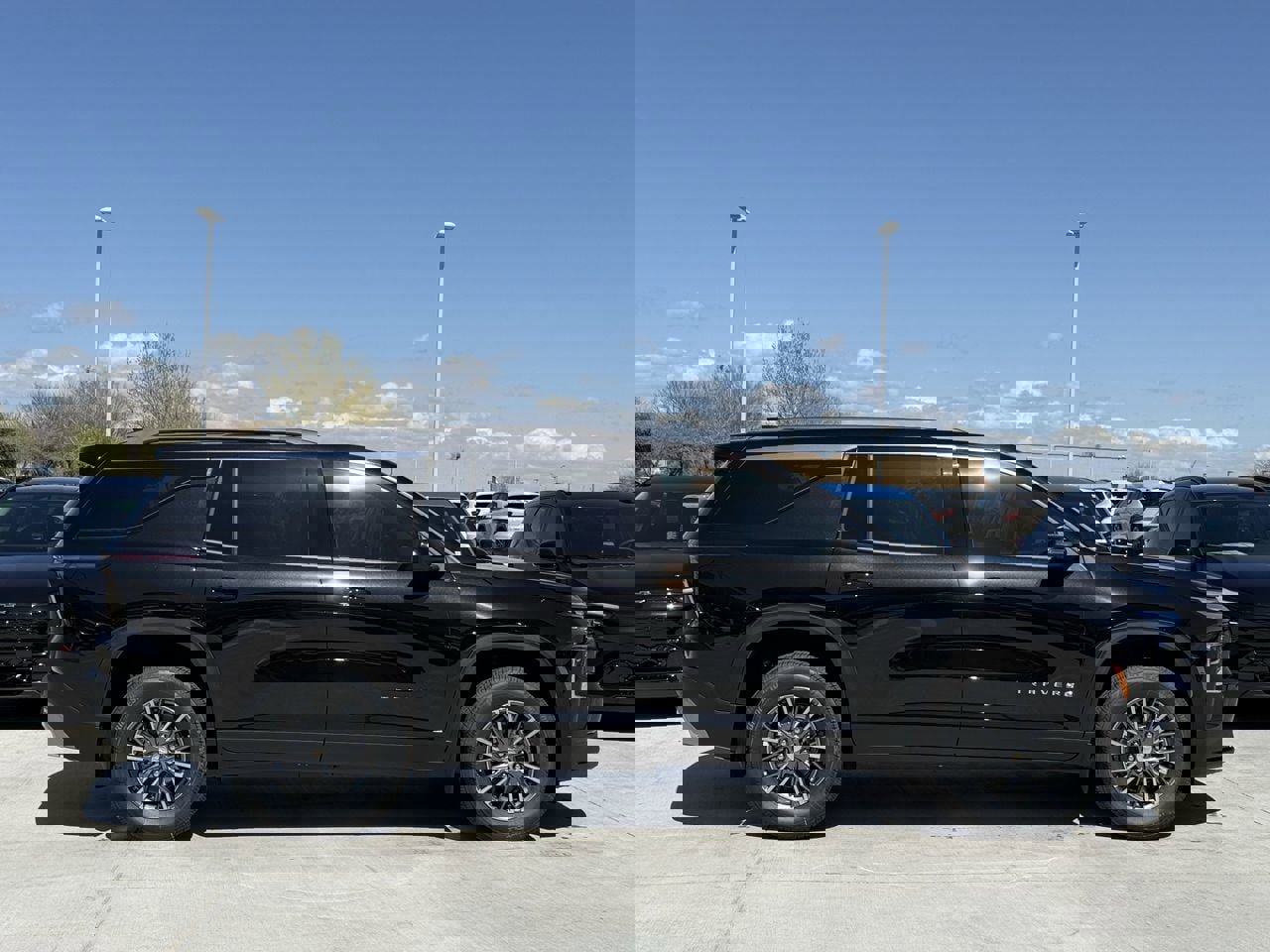 New 2026 Chevrolet Traverse LT image 3