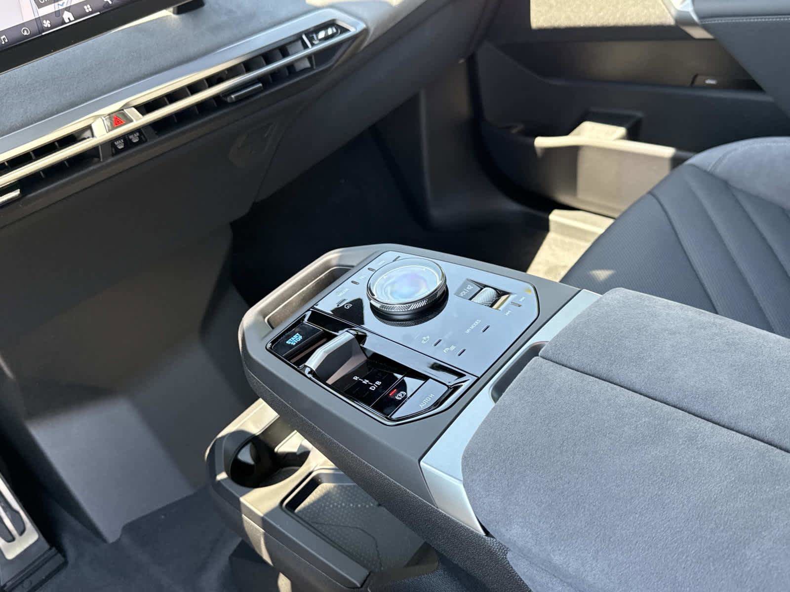 New 2026 BMW iX xDrive45 AWD/4WD image 21