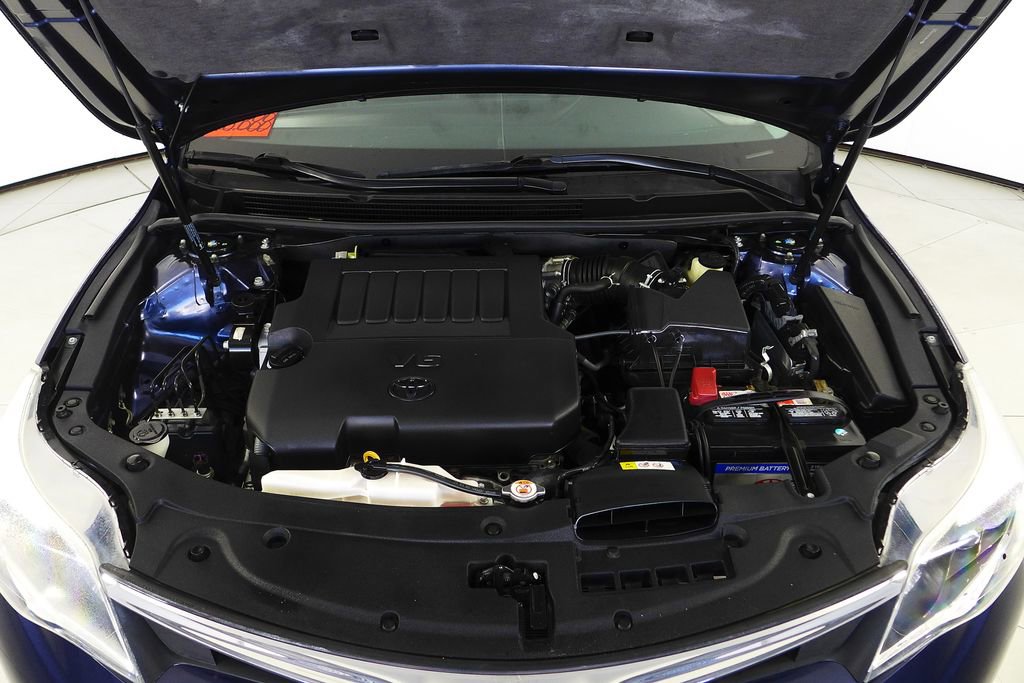 Used 2018 Toyota Avalon XLE w/ Preferred Accessory Package image 6