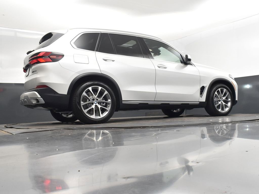 New 2026 BMW X5 xDrive50e image 42