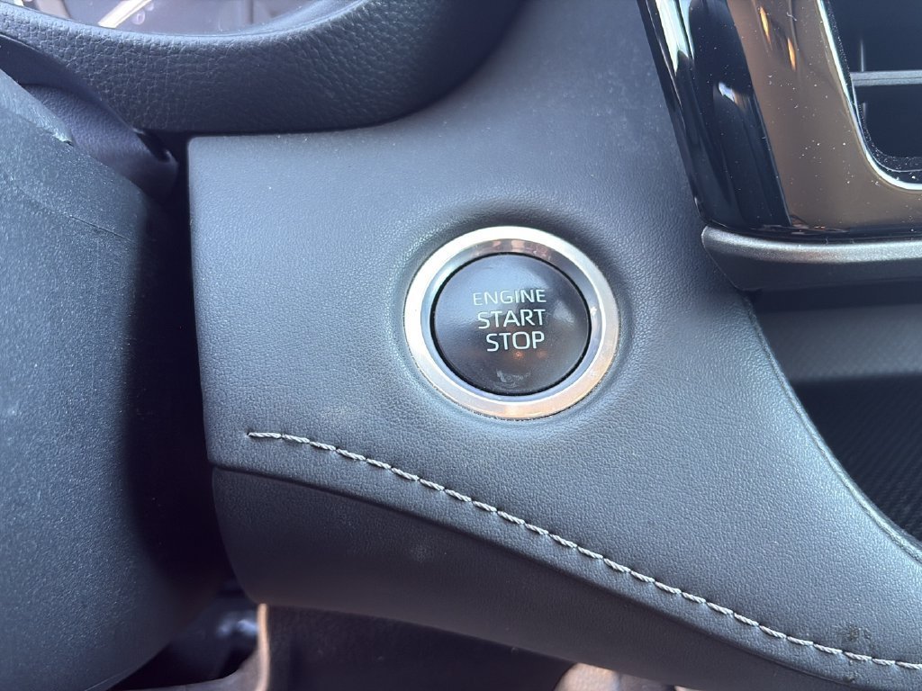 Used 2024 Toyota Highlander LE AWD/4WD image 20