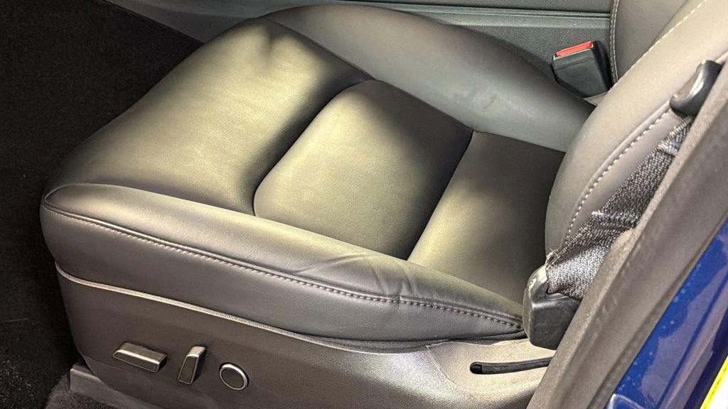 Used 2021 Tesla Model Y Standard Range image 19