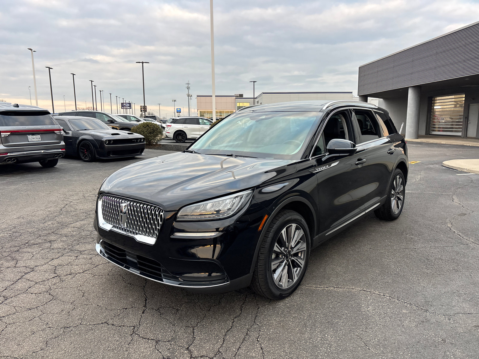 Certified 2022 Lincoln Corsair Reserve w/ Elements Package image 3