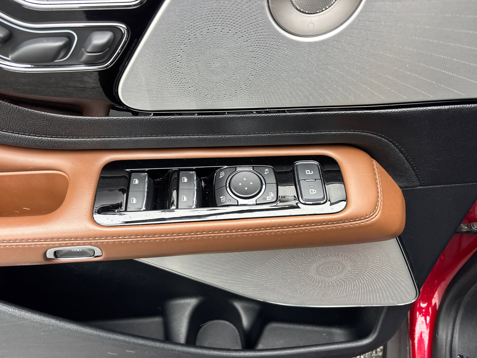 Used 2020 Lincoln Aviator Reserve w/ Equipment Group 202A image 13