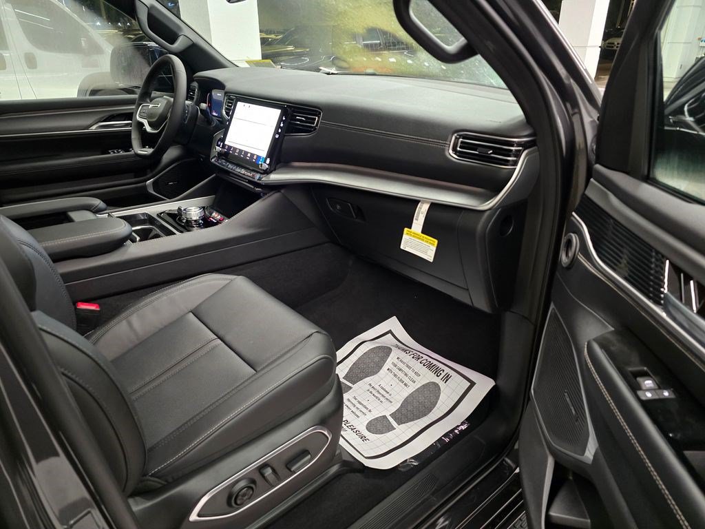 New 2026 Jeep Grand Wagoneer 4WD w/ Premium Group I image 36
