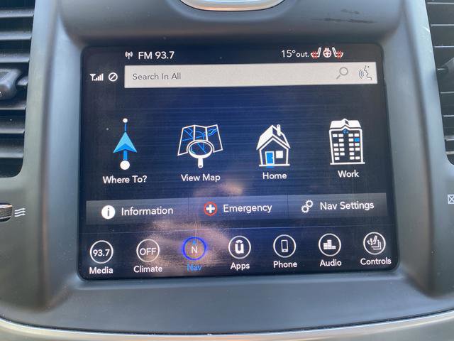 Used 2018 Chrysler 300 Limited w/ Safetytec Plus Group image 10