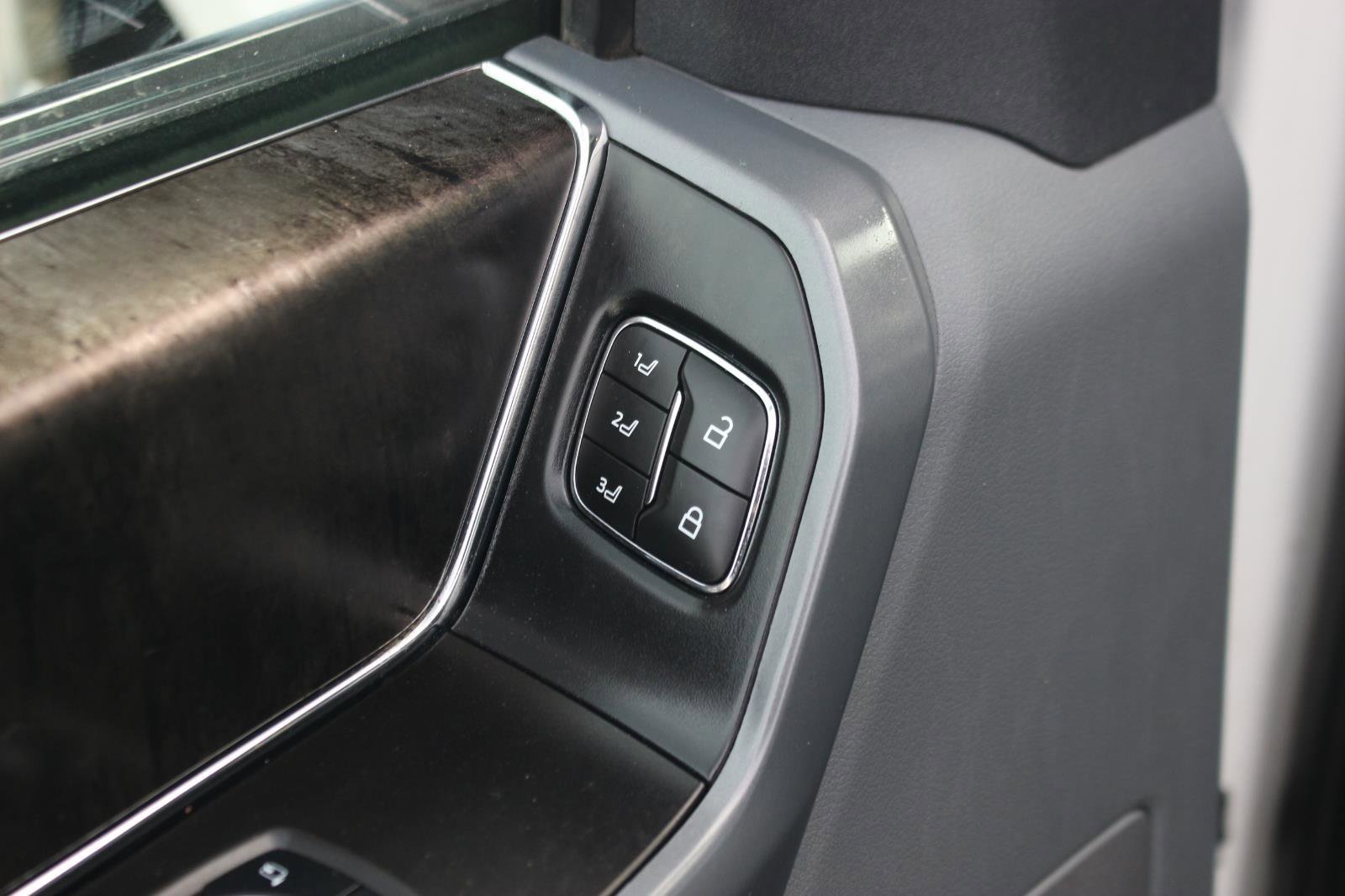 Used 2023 Ford F150 Lariat image 15