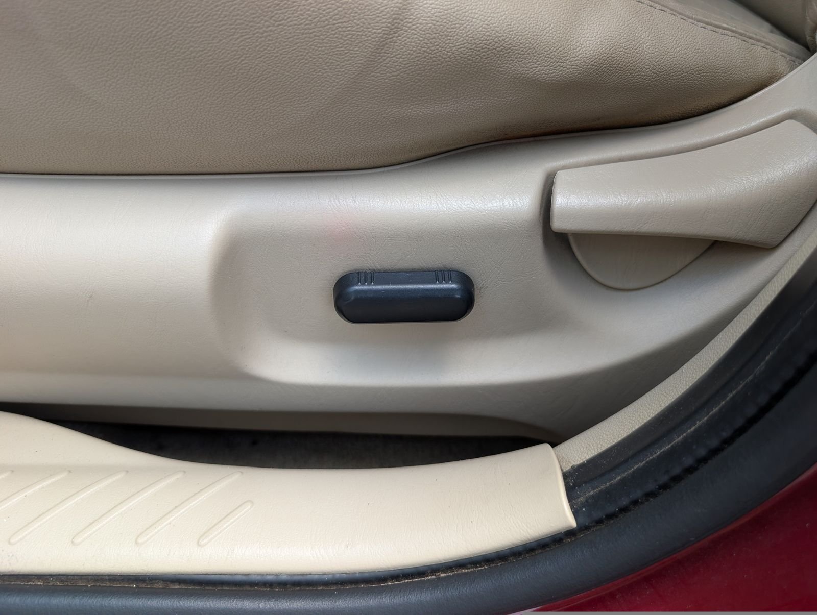 Used 2012 Ford Escape Limited FWD image 16