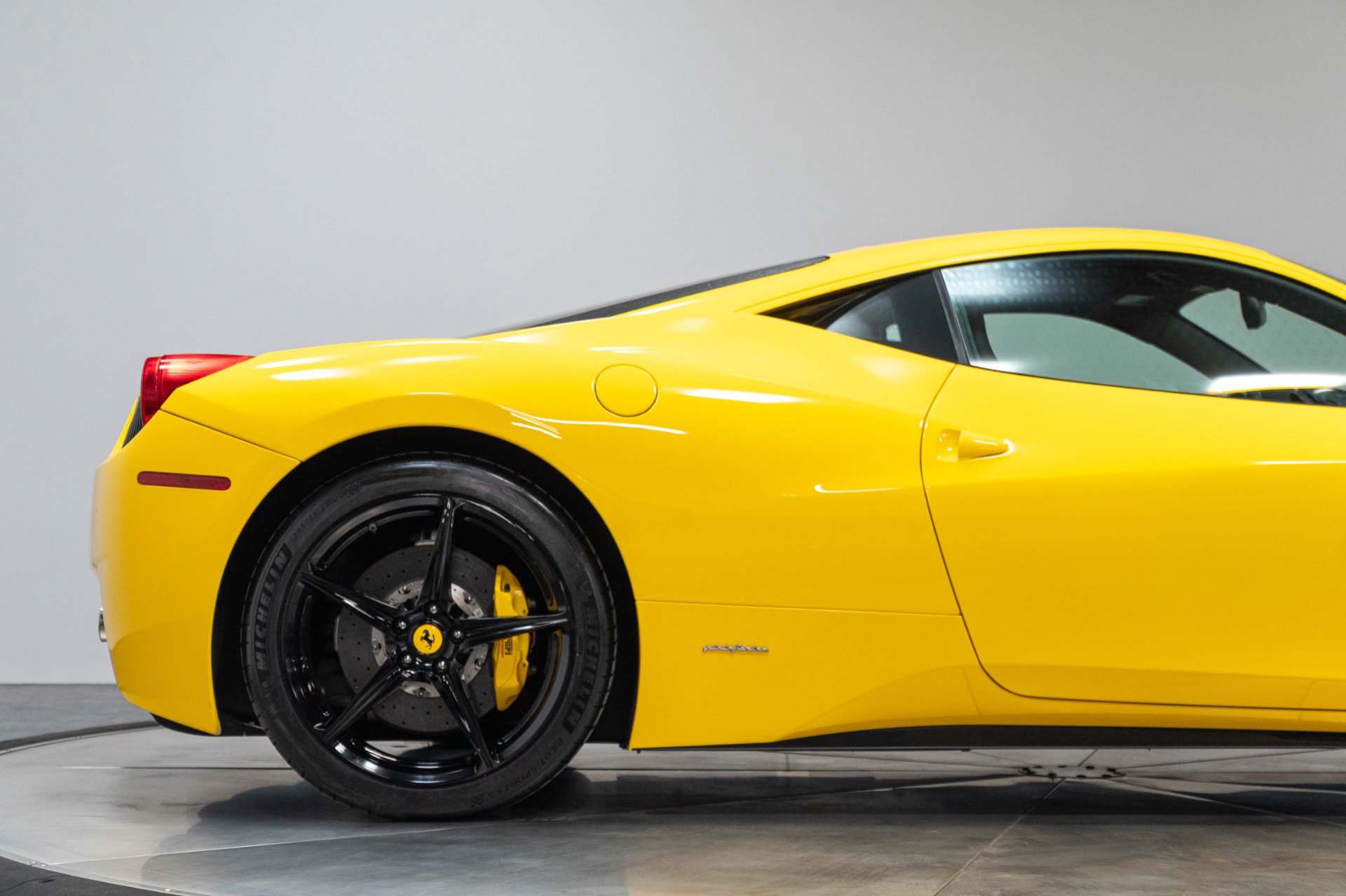 Used 2010 Ferrari 458 Italia Coupe RWD image 21