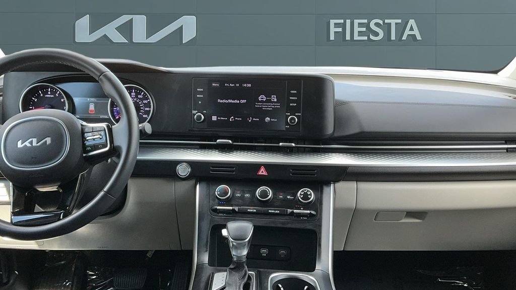 Used 2024 Kia Carnival LX FWD image 18