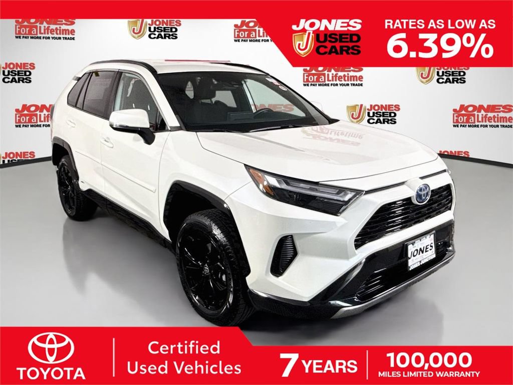 Certified 2022 Toyota RAV4 SE w/ SE Grade Weather Package AWD/4WD image 1