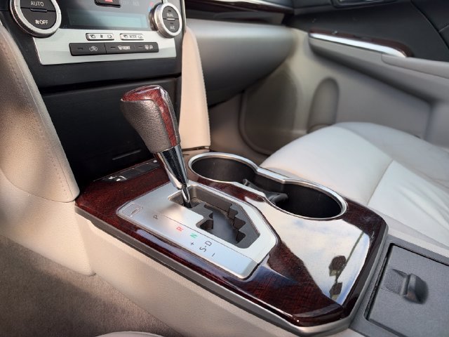 Used 2014 Toyota Camry XLE w/ Leather Package FWD image 14