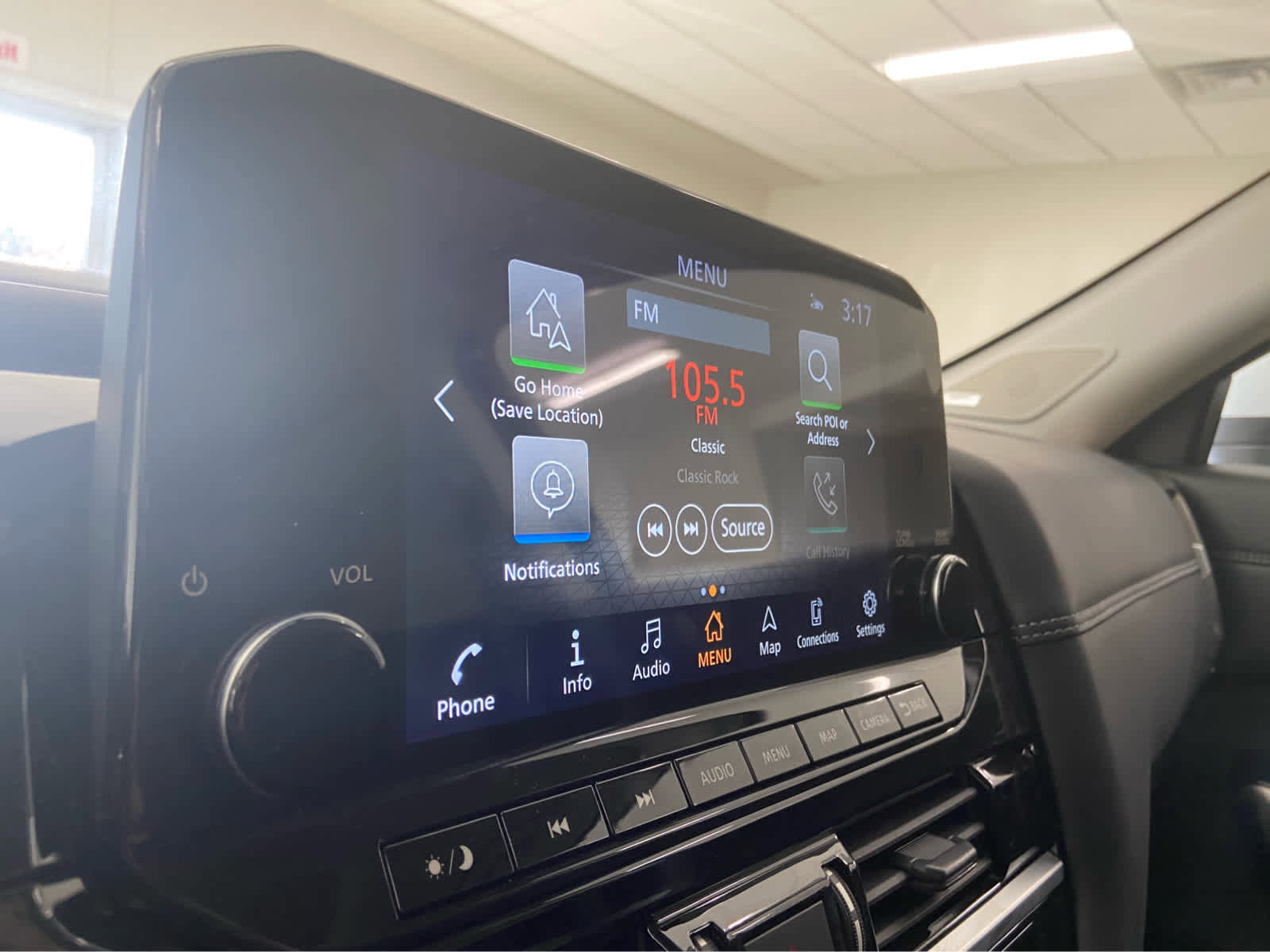 Used 2025 Nissan Pathfinder Platinum w/ Cargo Package image 27