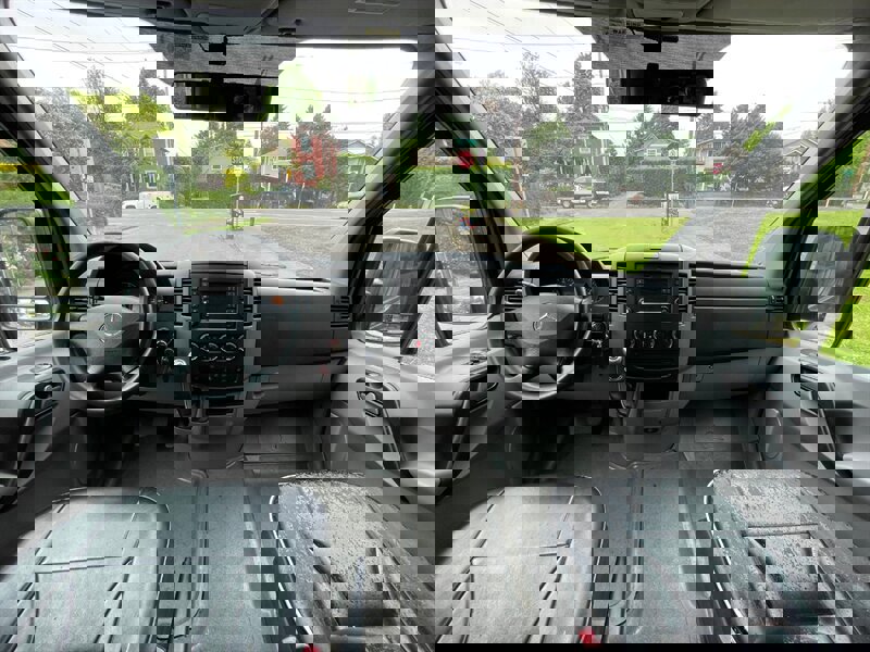 Used 2016 Mercedes-Benz Sprinter 2500 image 19