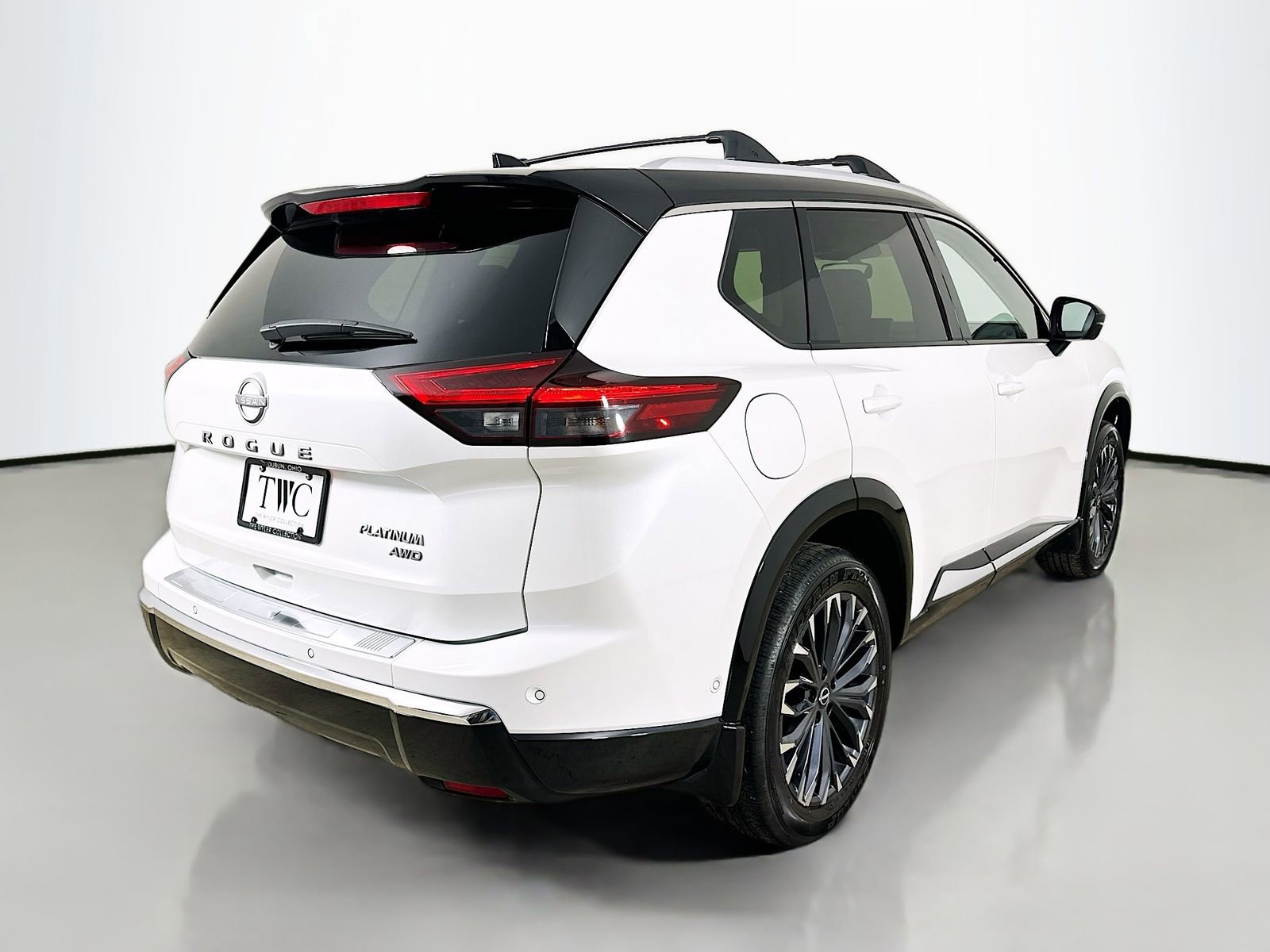 Used 2025 Nissan Rogue Platinum w/ Platinum Premium Package AWD/4WD image 5