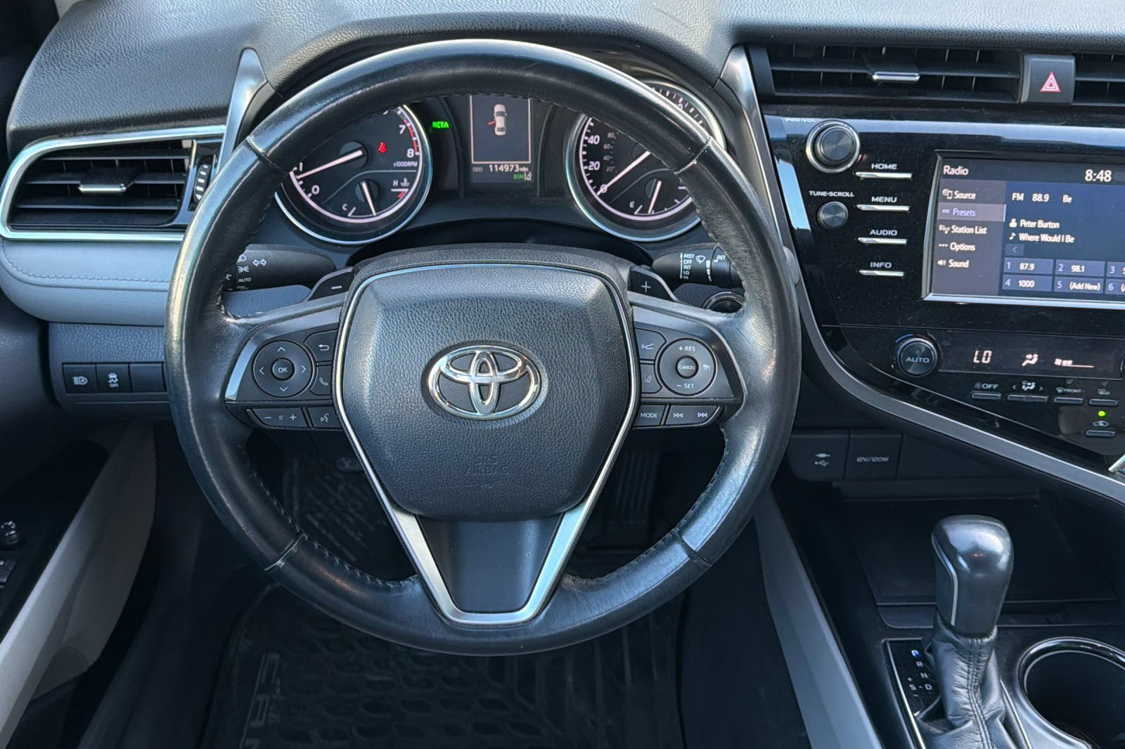 Used 2018 Toyota Camry SE w/ Moonroof Package FWD image 16