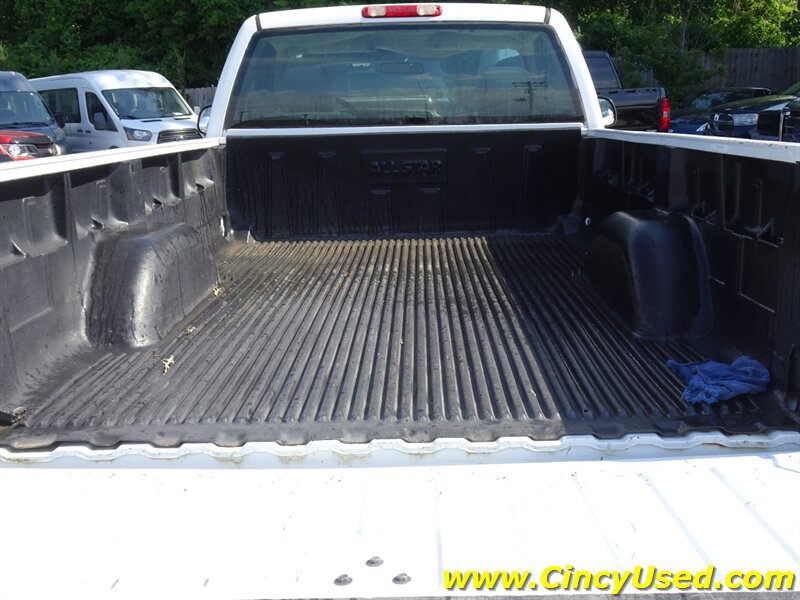 Used 2005 GMC Sierra 2500 W/T w/ Snow Plow Prep Package AWD/4WD image 22
