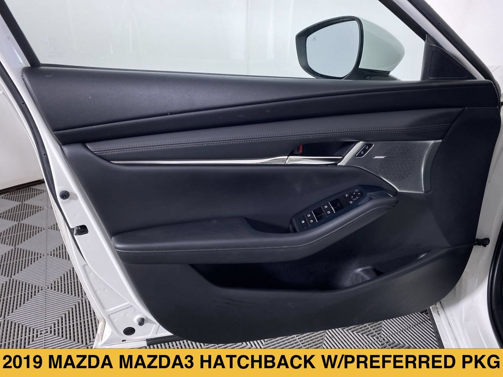Used 2019 MAZDA MAZDA3 Hatchback w/ Preferred Package FWD image 11