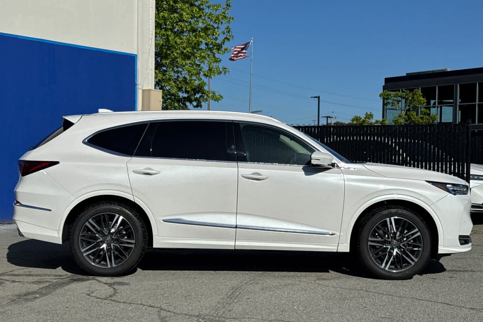 New 2026 Acura MDX w/ Advance Package AWD/4WD image 3