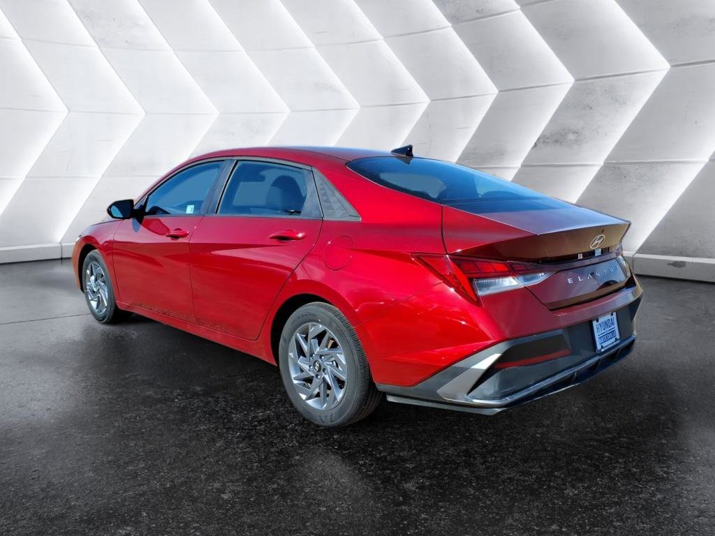 New 2025 Hyundai Elantra Blue image 3
