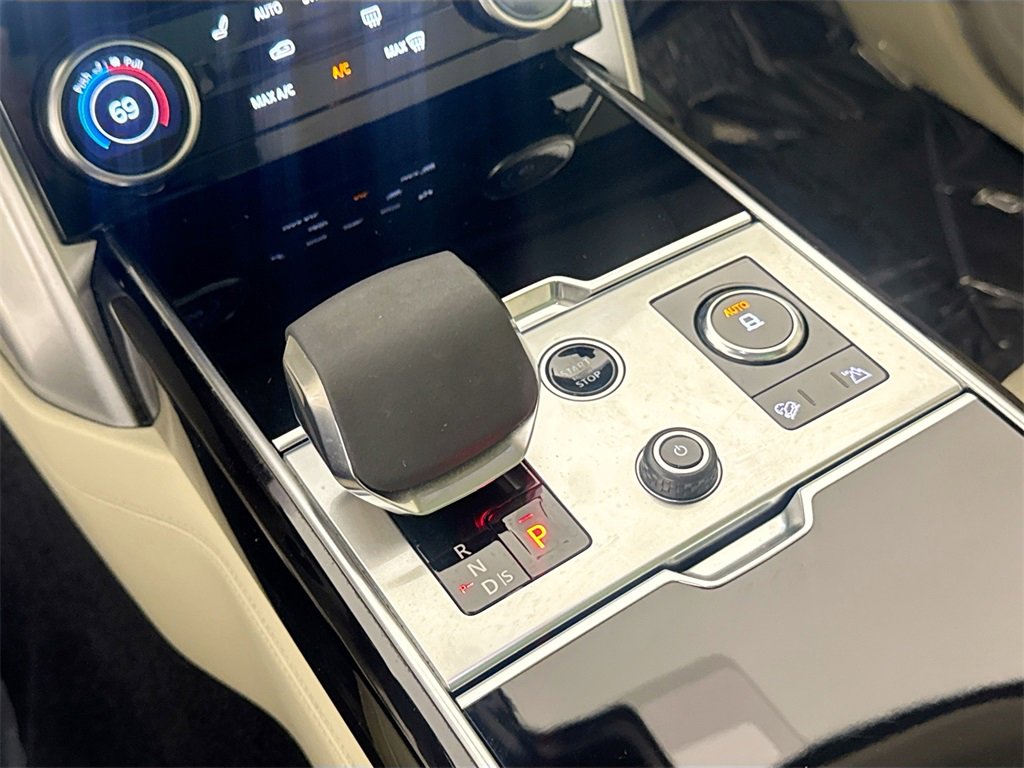 Certified 2023 Land Rover Range Rover SE image 16