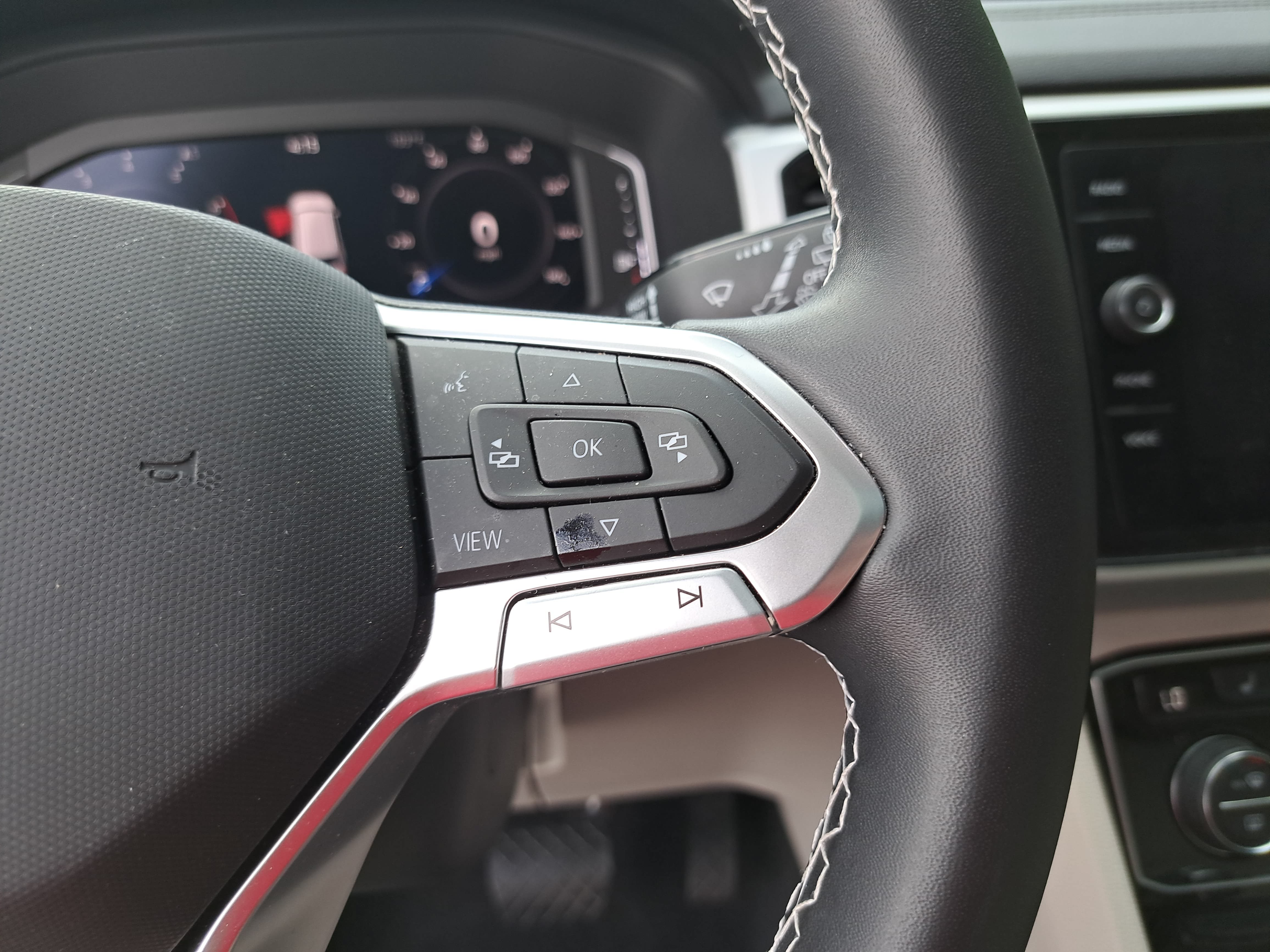 Used 2023 Volkswagen Atlas SE w/ Panoramic Sunroof Package FWD image 19