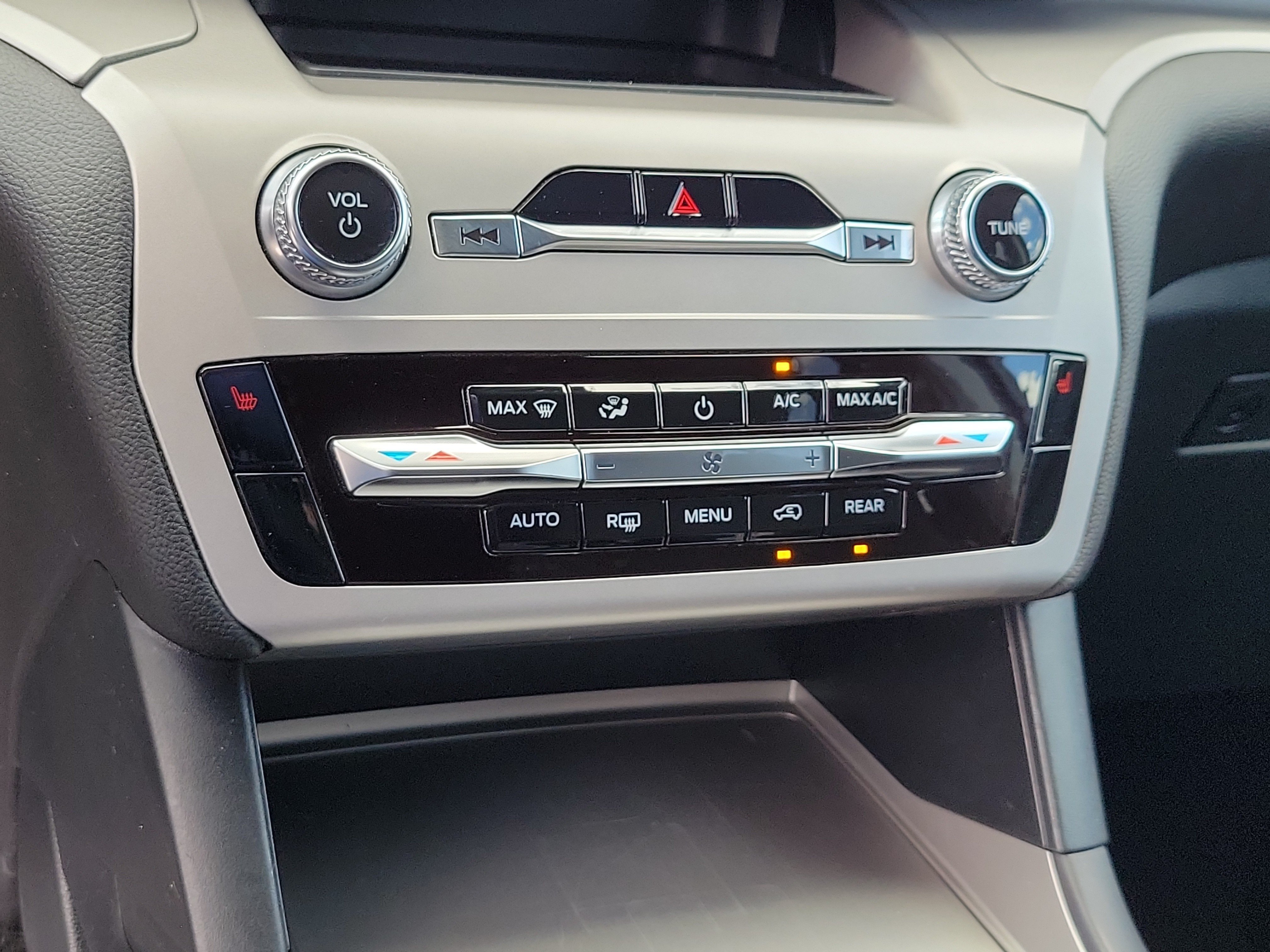 Used 2023 Ford Explorer XLT RWD image 26