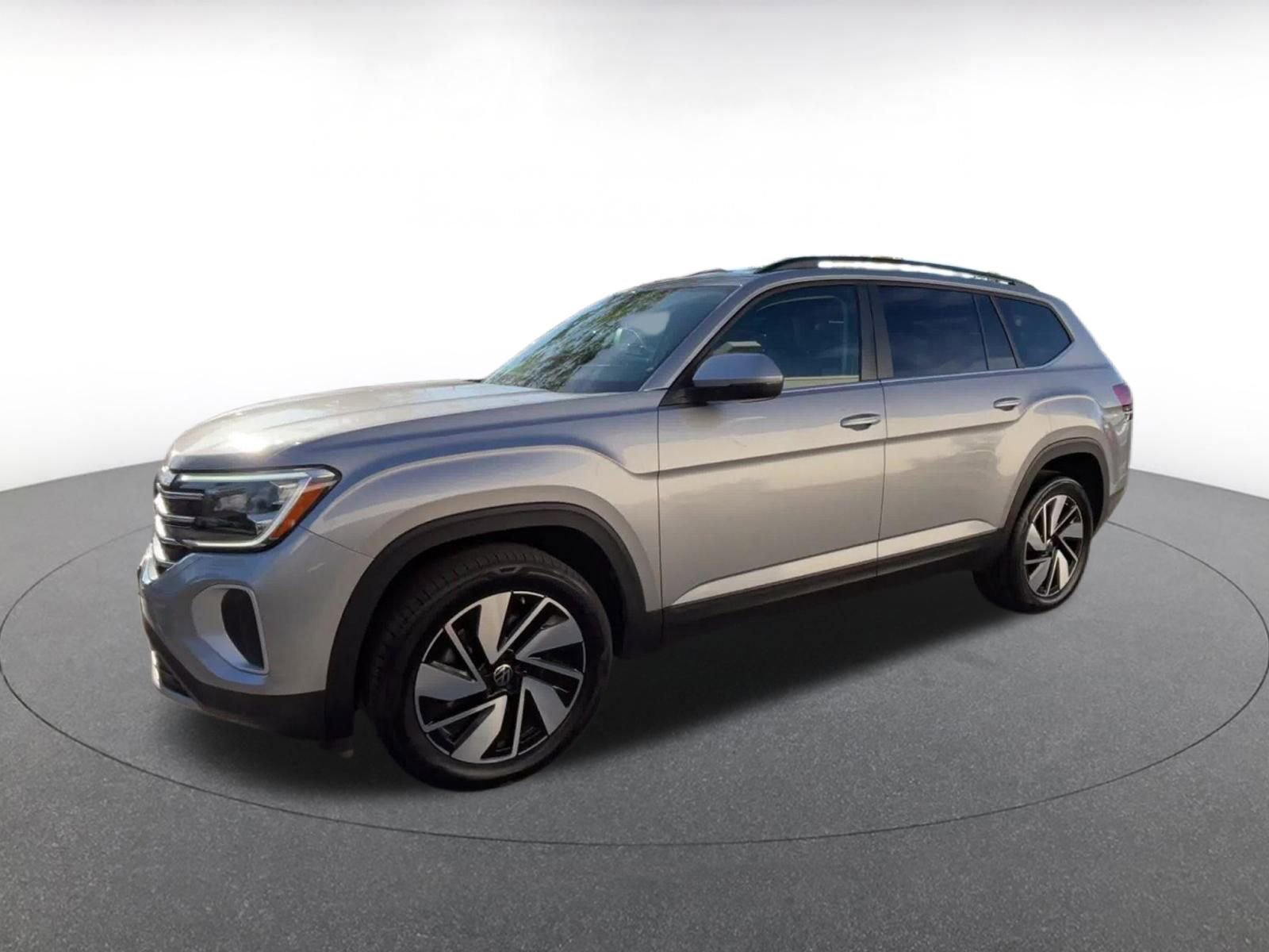 Used 2025 Volkswagen Atlas SE image 8