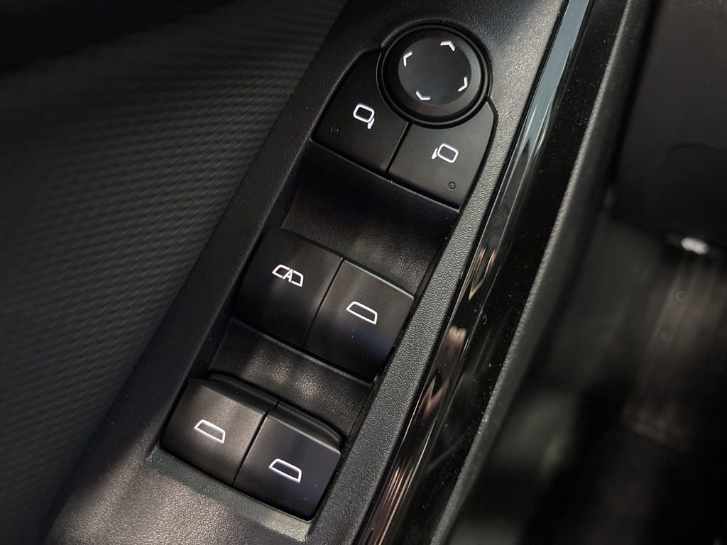 New 2026 Chevrolet Equinox LT w/ Convenience Package II image 24