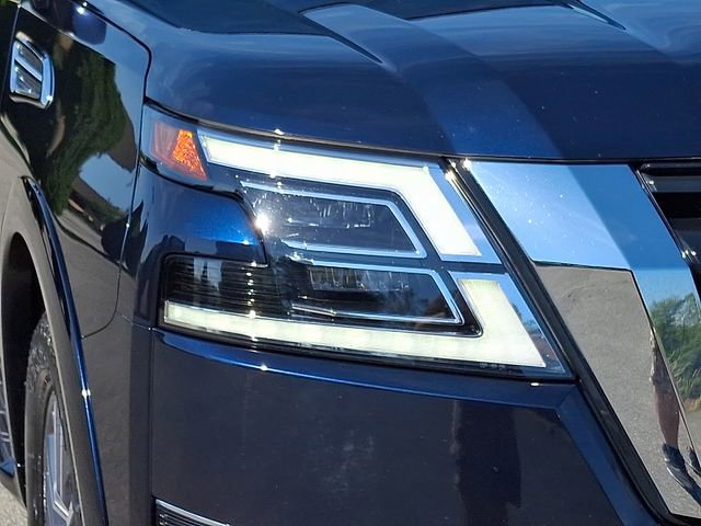 Used 2024 Nissan Armada SL w/ Captain's Chairs Package image 9