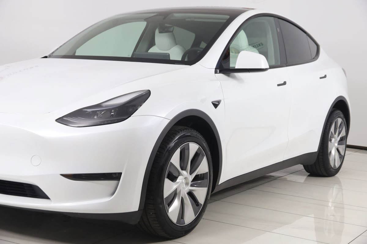 Used 2024 Tesla Model Y Long Range AWD/4WD image 52