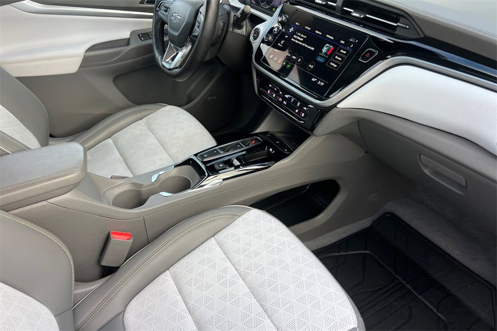 Used 2023 Chevrolet Bolt EUV Premier w/ Sun & Sound Package image 16