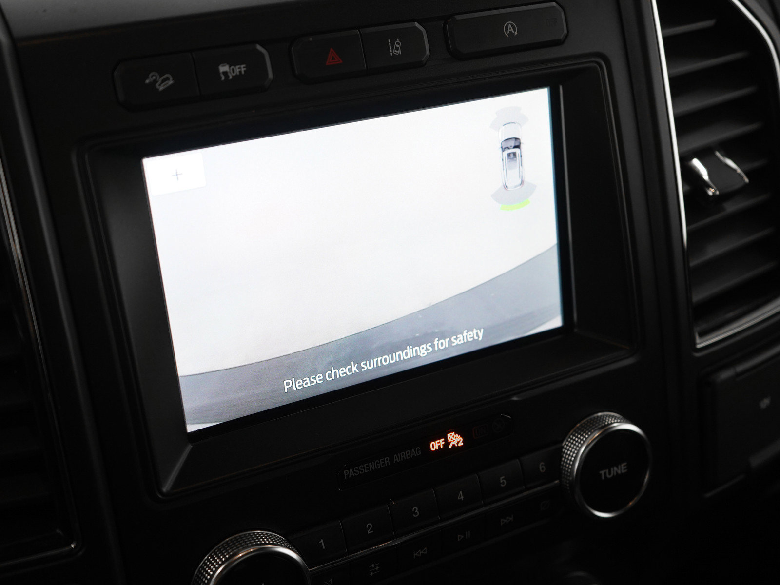 Used 2020 Ford Expedition Limited image 28