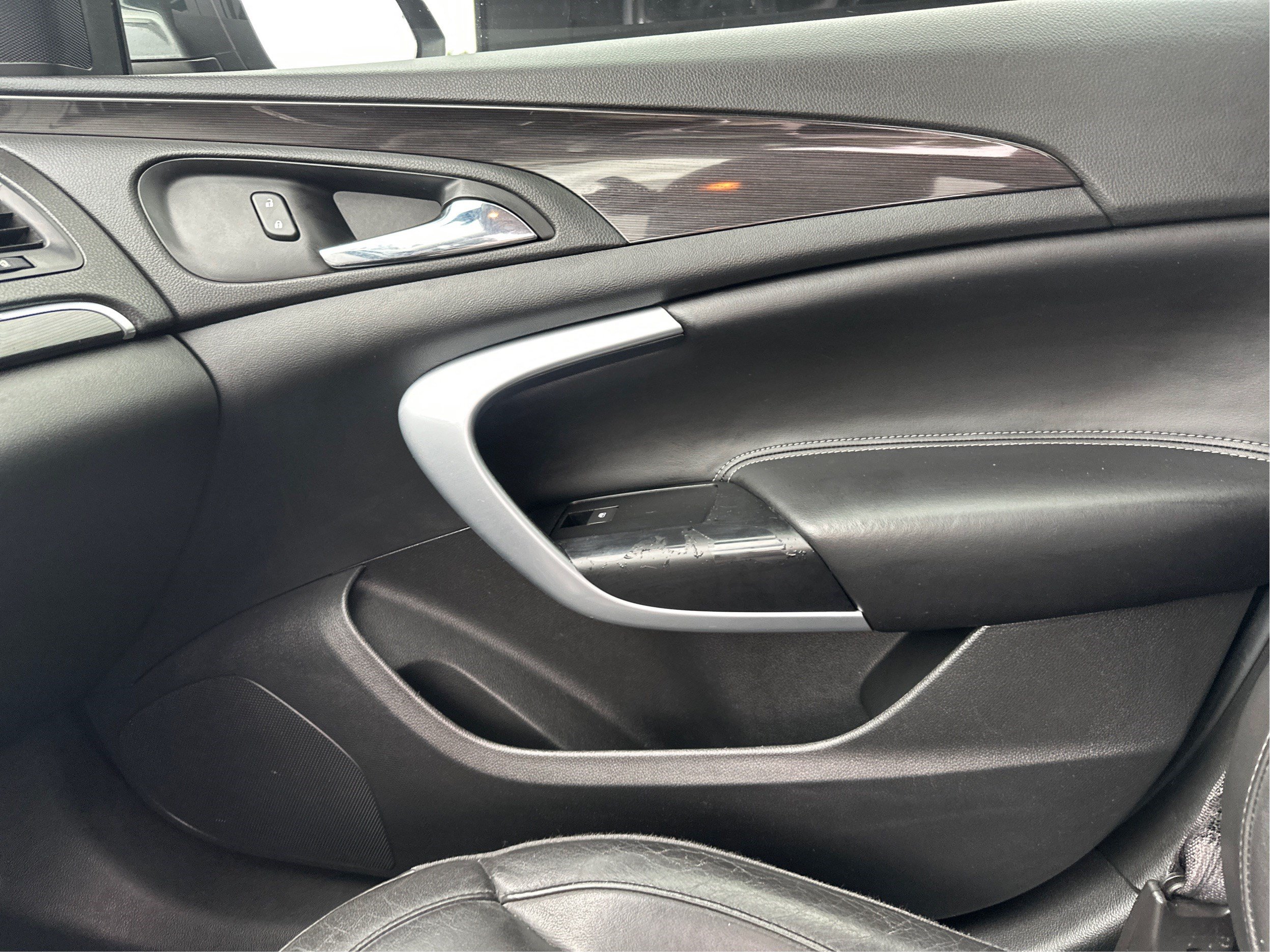 Used 2017 Buick Regal Sport Touring FWD image 23