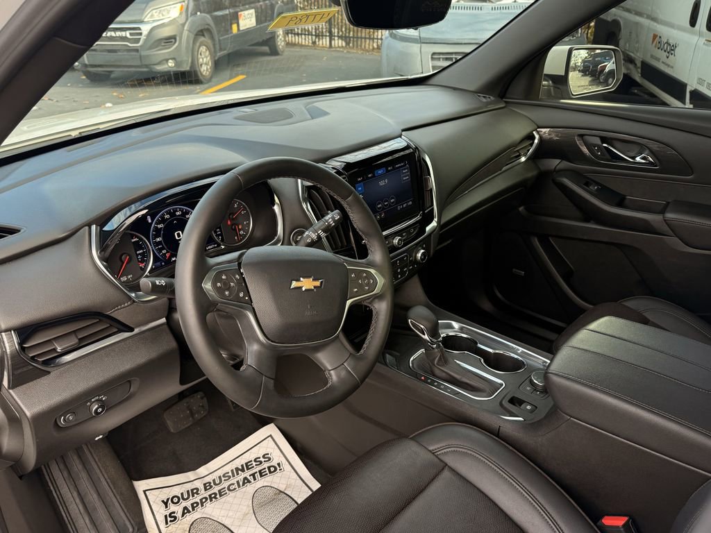 Used 2023 Chevrolet Traverse High Country image 12