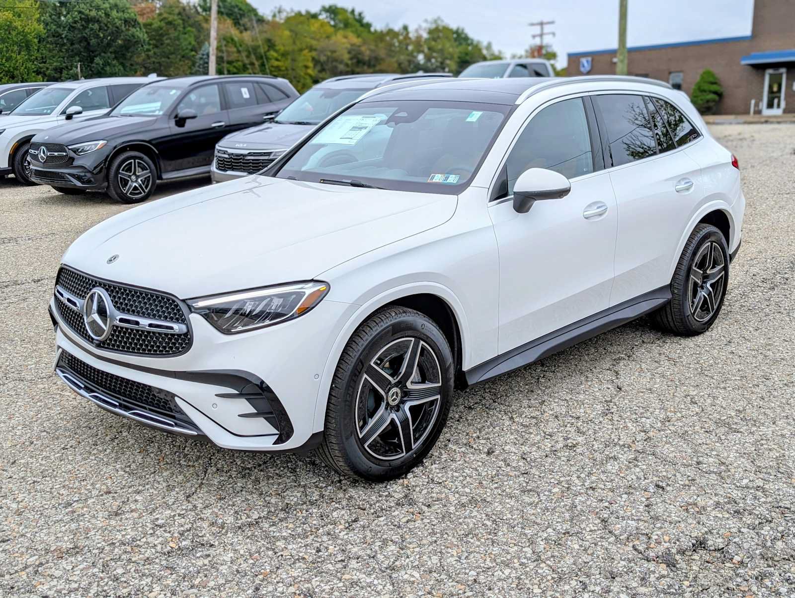 New 2027 Mercedes-Benz GLC 300 4MATIC image 1