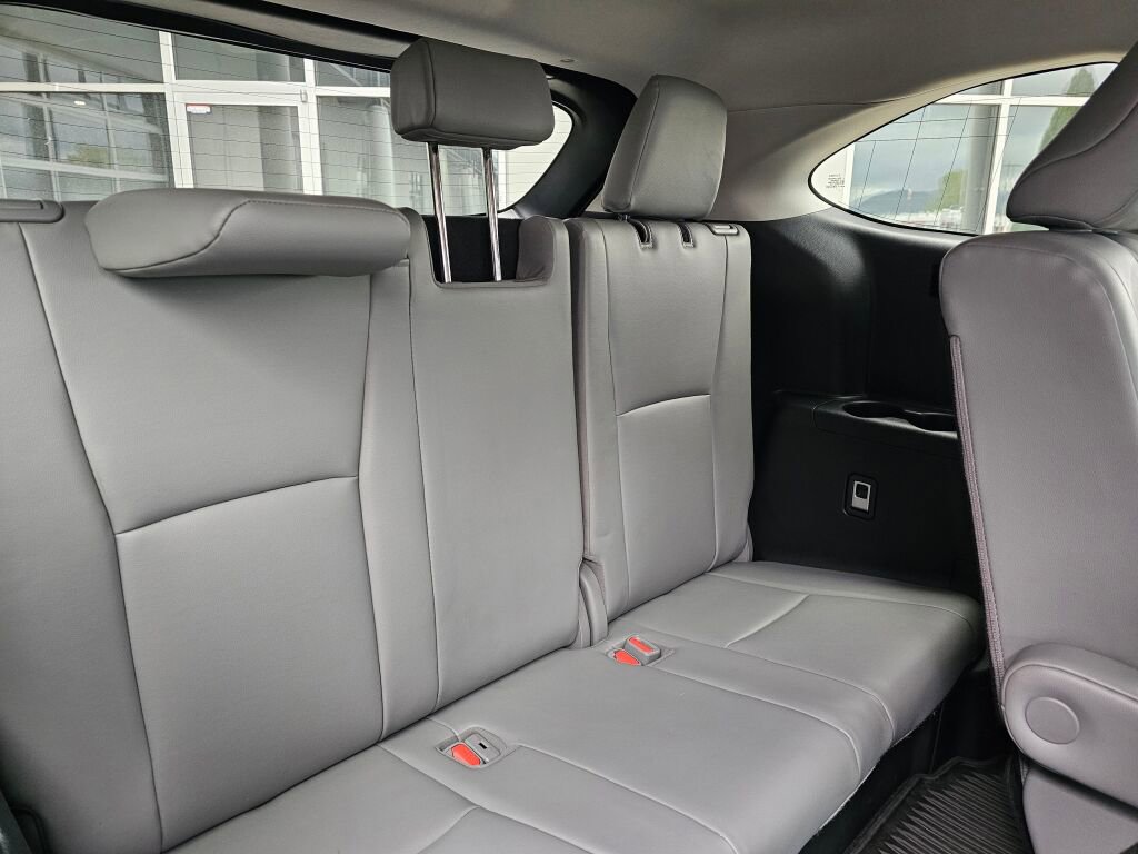 Used 2022 Toyota Highlander XLE AWD/4WD image 15