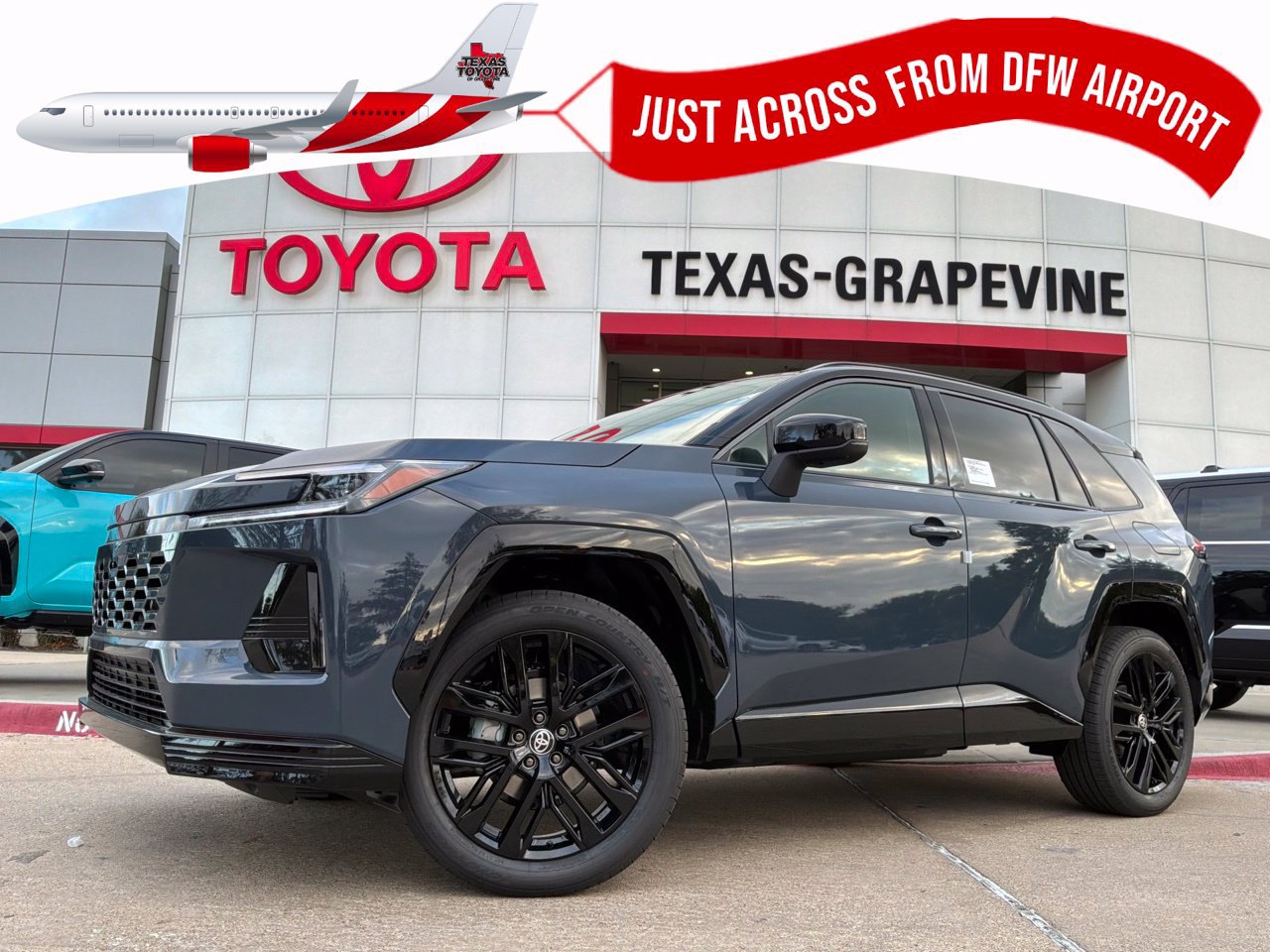 New 2026 Toyota RAV4 XSE w/ Panoramic Sun Roof Package