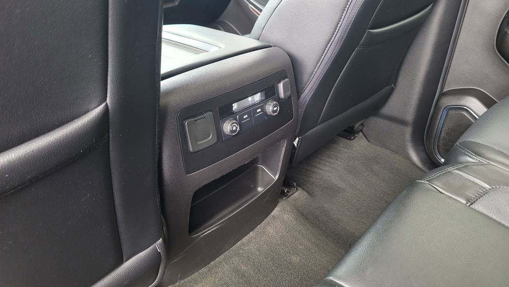 Used 2016 GMC Yukon SLE w/ Convenience Package AWD/4WD image 27