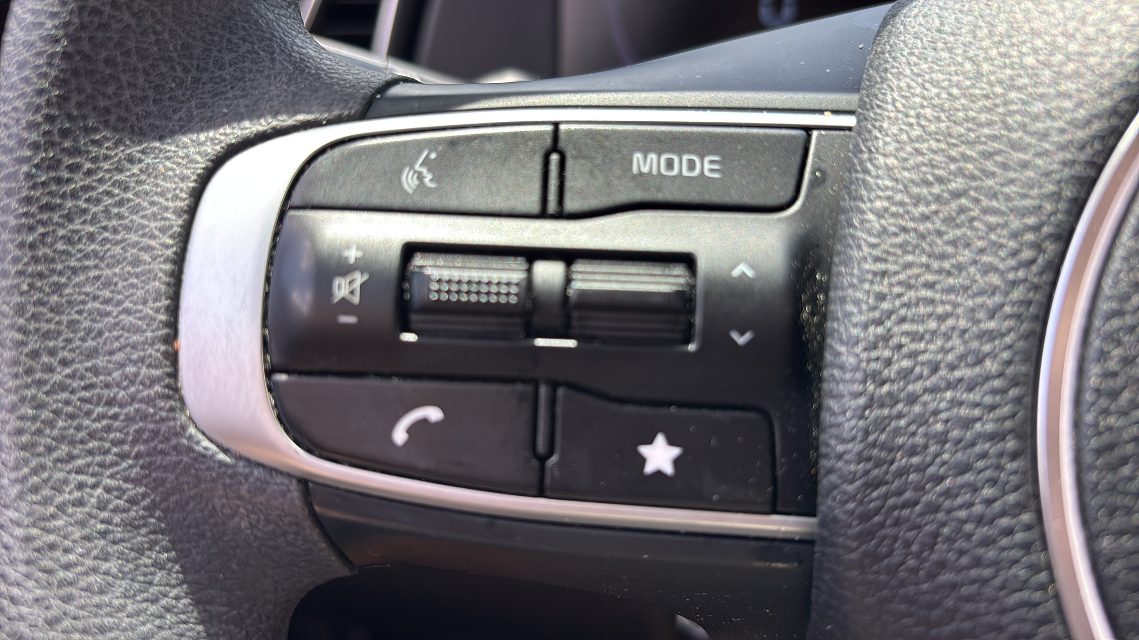 Used 2024 Kia Sportage LX AWD/4WD image 32