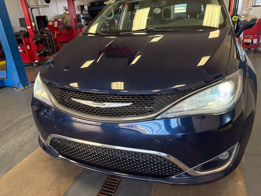 Used 2019 Chrysler Pacifica Limited FWD image 7