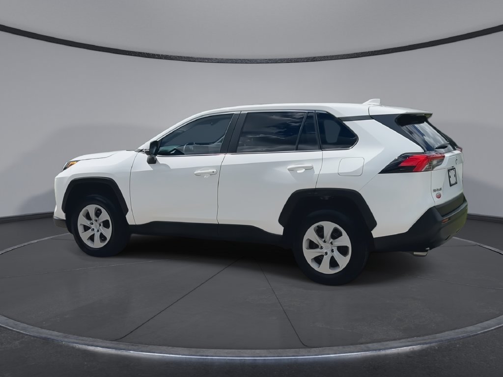 Used 2024 Toyota RAV4 LE FWD image 6